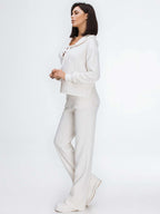 white travel outfit women